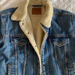 Levi’s boyfriend fit jean jacket